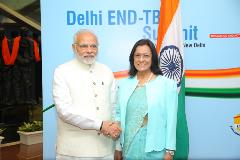 Dr Poonam Khetrapal Singh with Shri Narendra Modi, Prime Minister of India, at the Delhi End-TB Summit 2018, New Delhi 