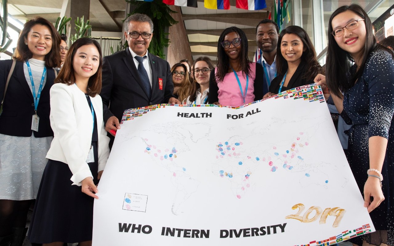 WHO Director-General and cadre of interns at WHO HQ, 2019.